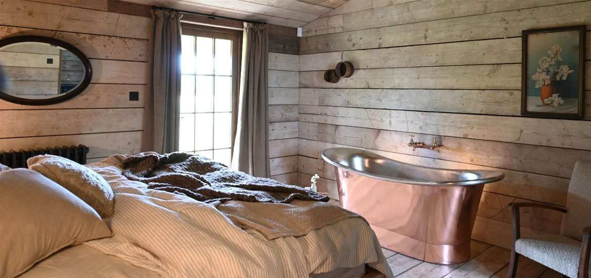 The Farmstead - Bedroom with bath